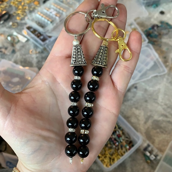 Black agate beaded handmade keychain - Picture 4 of 11